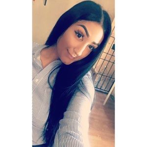 Meet your Posher, Crystal